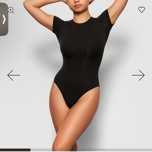Skims Black T-Shirt Bodysuit NWT size XXS